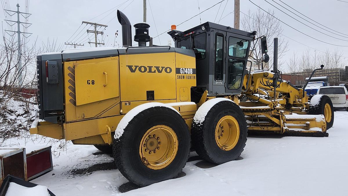 Used 2006 Volvo G740B