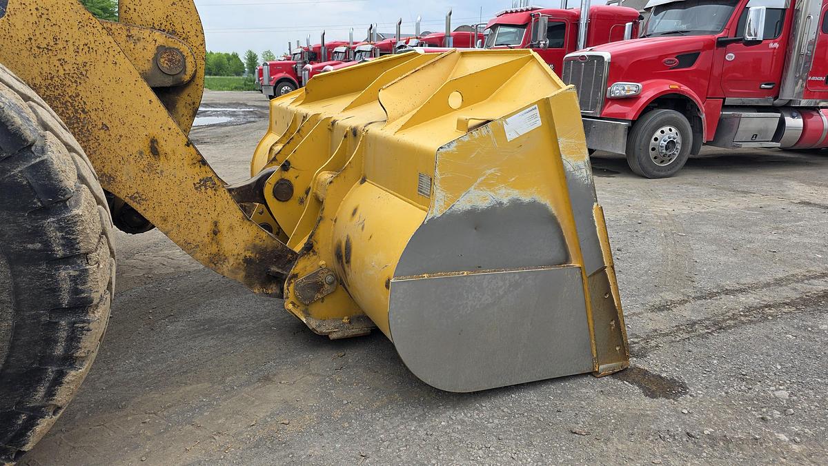 Used 2010 Komatsu WA480-6