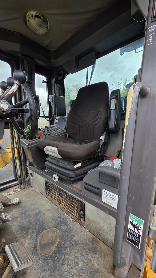 Used 2006 Volvo G740B