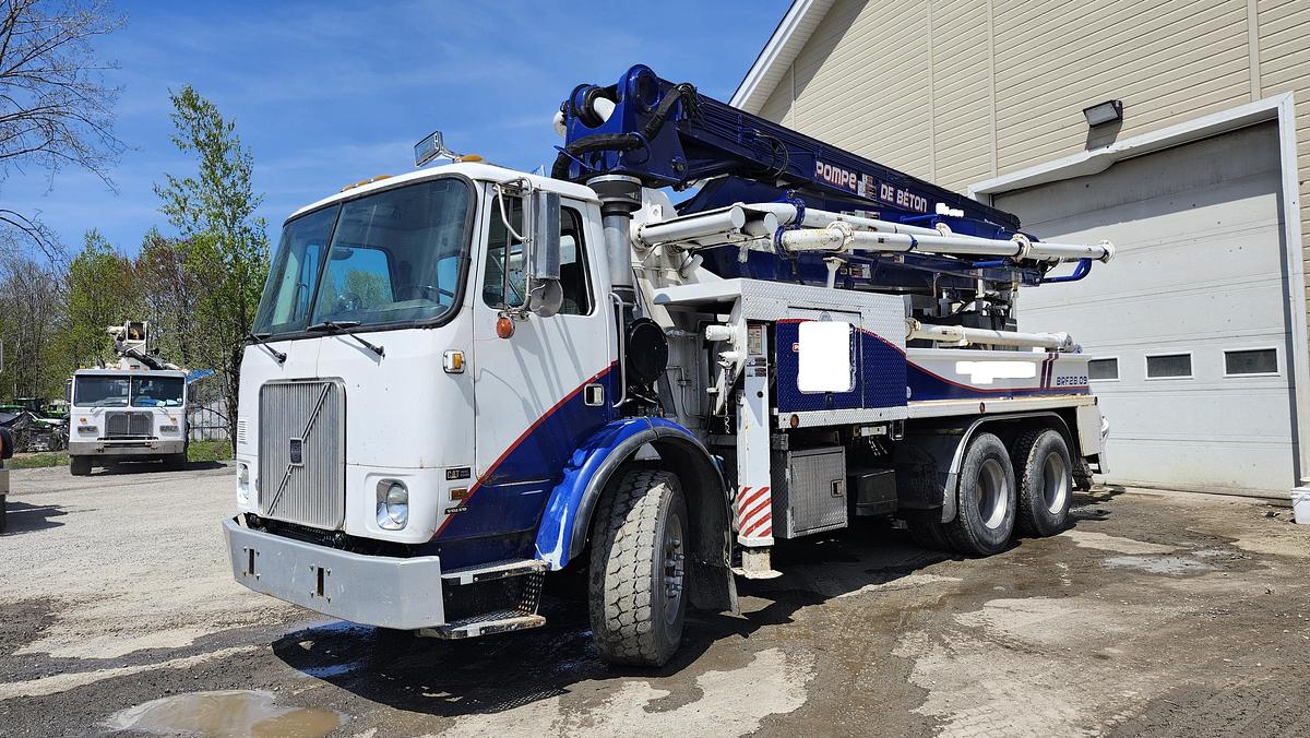 Used 1996 Putzmeister 28m on 2001 Volvo