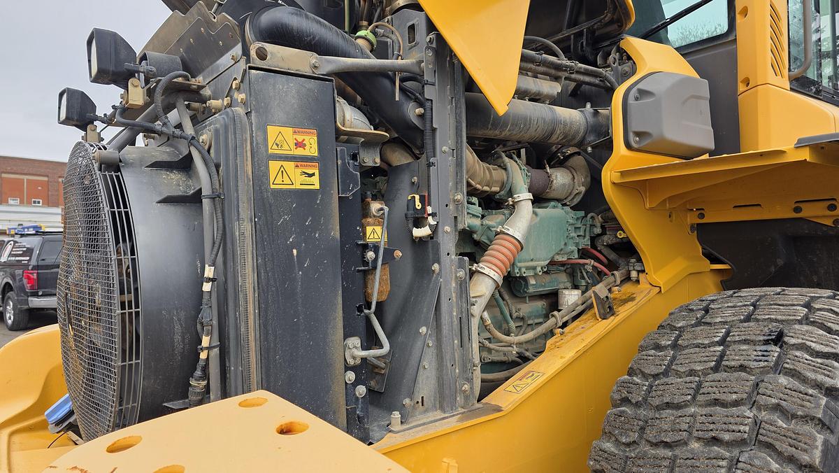 Used 2015 Volvo L90H