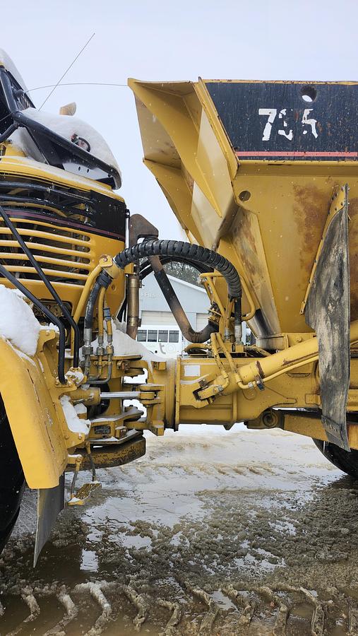 Used 2001 Caterpillar 735