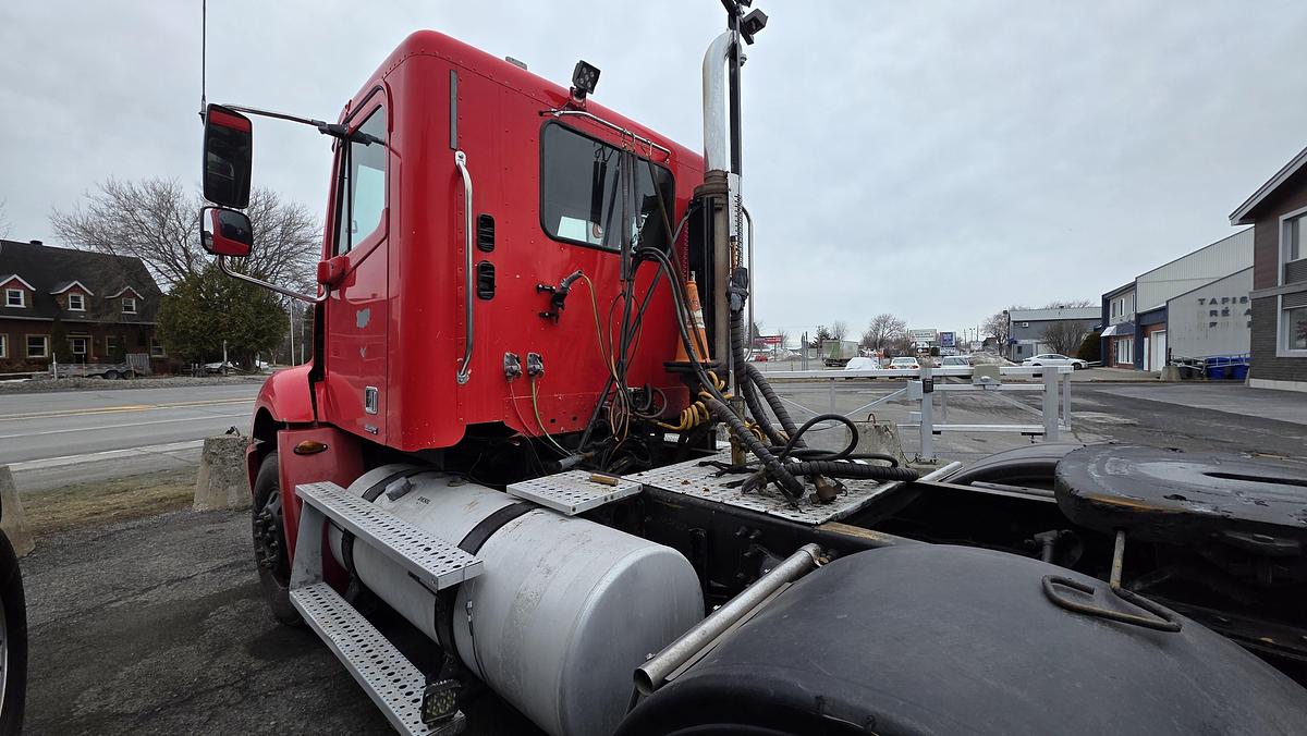 Used 2006 Freightliner Columbia