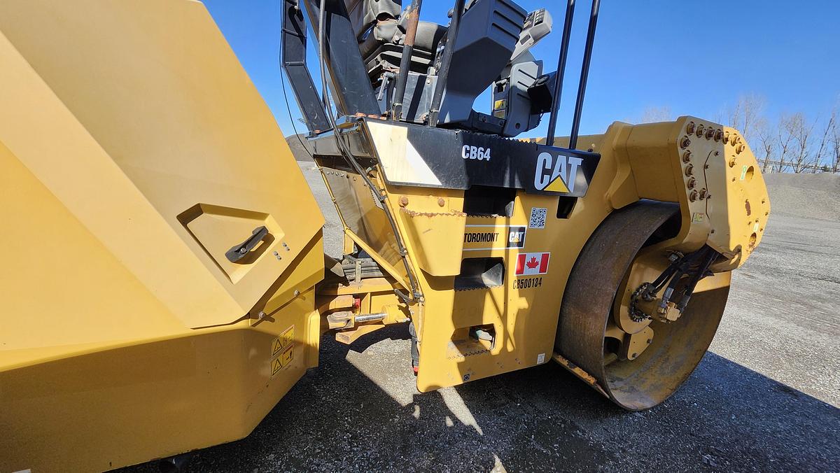 Used 2014 Caterpillar CB64