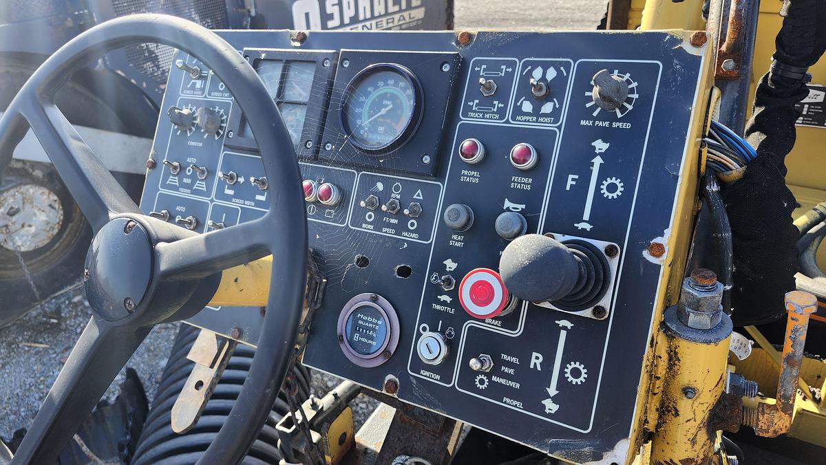 Used 1998 Caterpillar AP-1055B