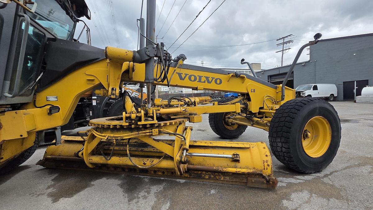 Used 2006 Volvo G740B