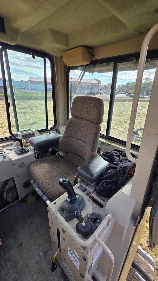 Used 2004 Caterpillar D3C XL