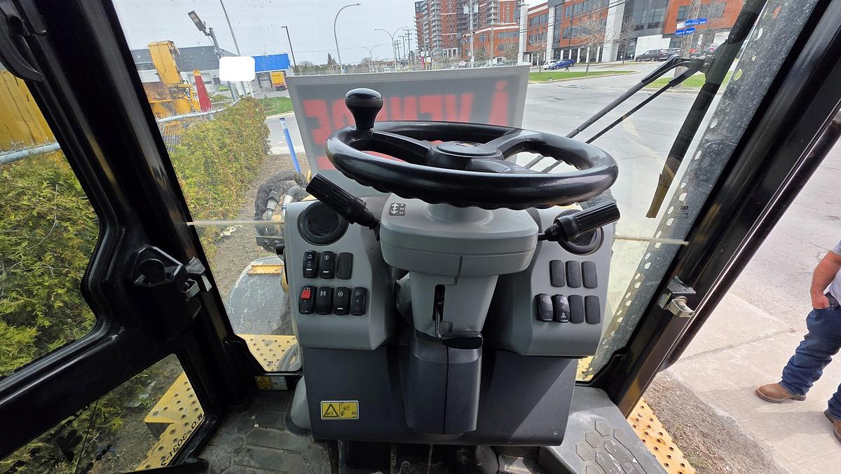 Used 2015 Caterpillar 420F IT