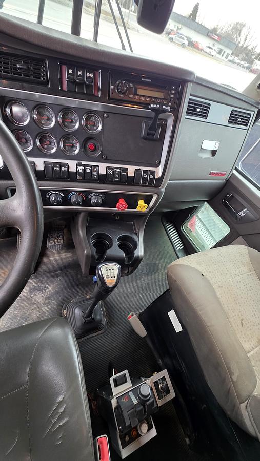 Used 2013 Kenworth T440