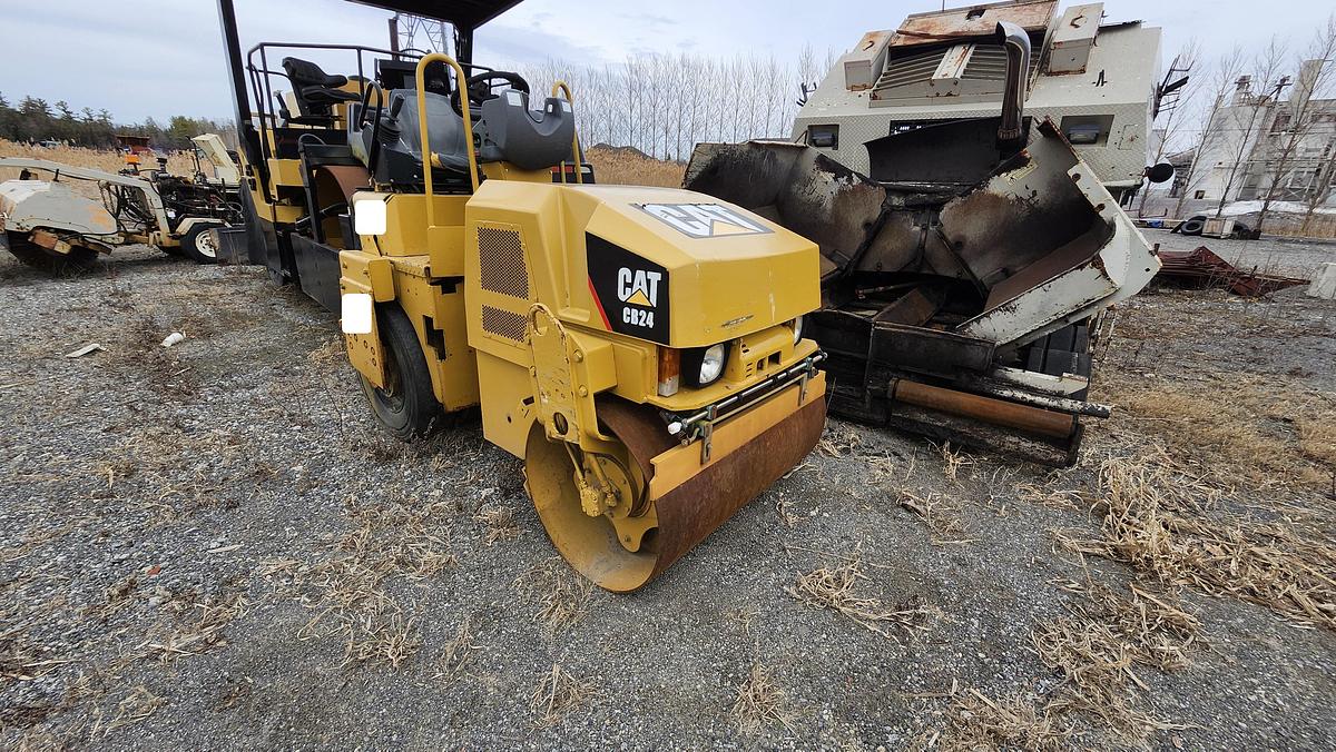 Used 2009 Caterpillar CB24