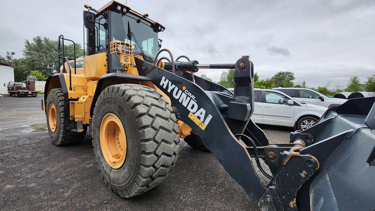 Used 2023 Hyundai HL960A HDXT
