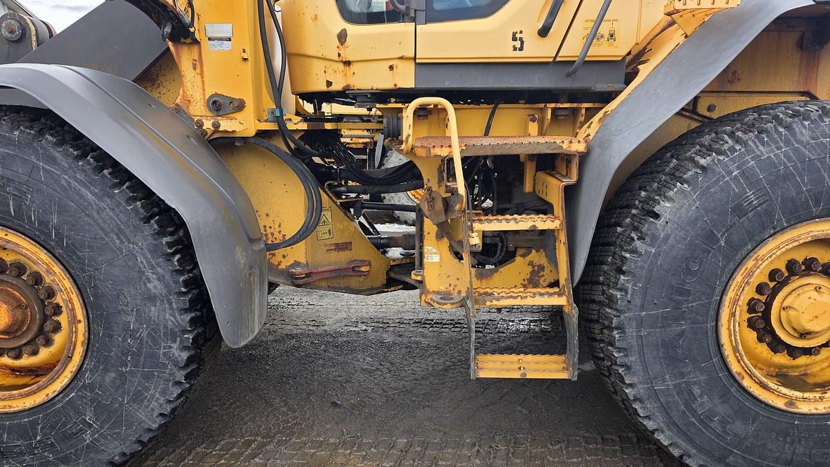 Used 2010 Volvo L70F