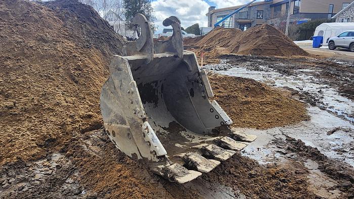 Used 2020 Case CX220C