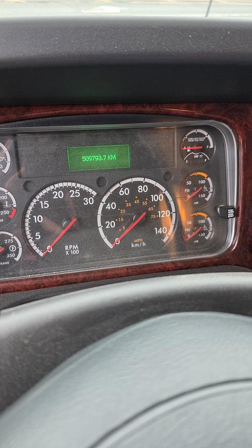 Used 2017 Freightliner SD114