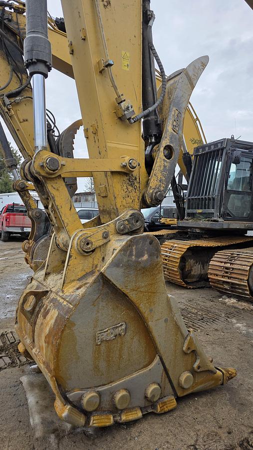 Used 2016 Caterpillar 330F