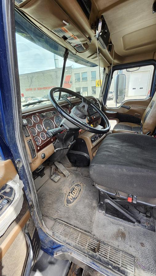 Used 2006 Mack CT713