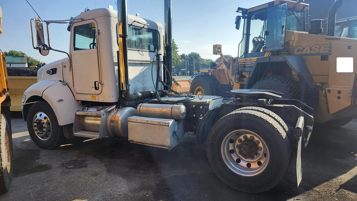 Used 2009 Peterbilt 348