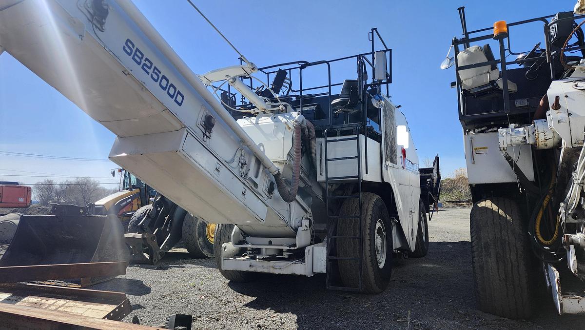 Used 2010 Roadtec SB2500D