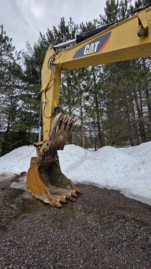 Used 2017 Caterpillar 330F