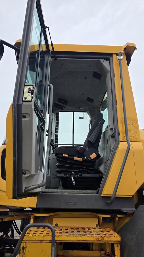 Used 2013 Volvo L90G