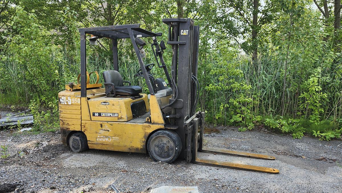 Used 1997 Caterpillar GC300