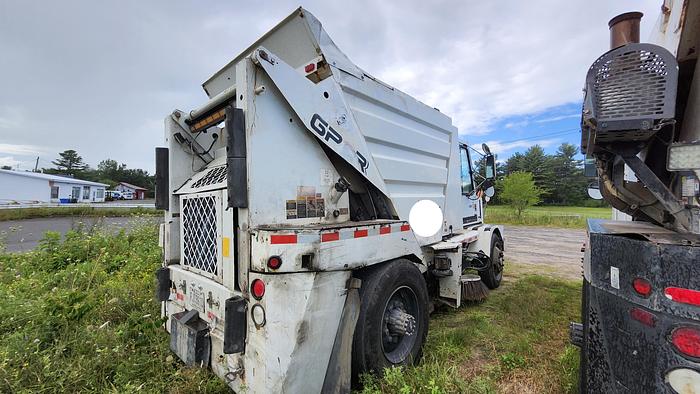 Used 2001 Johnston 4000