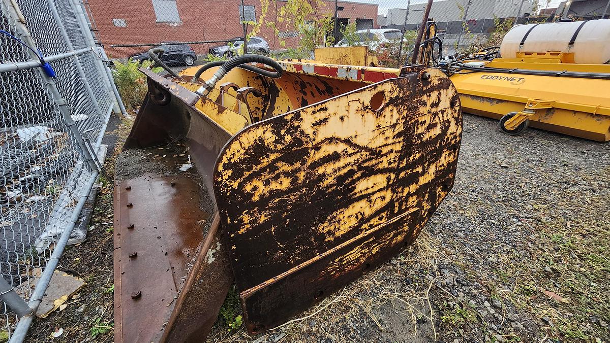 Used 120″ Side dump Bucket for CAT 938G