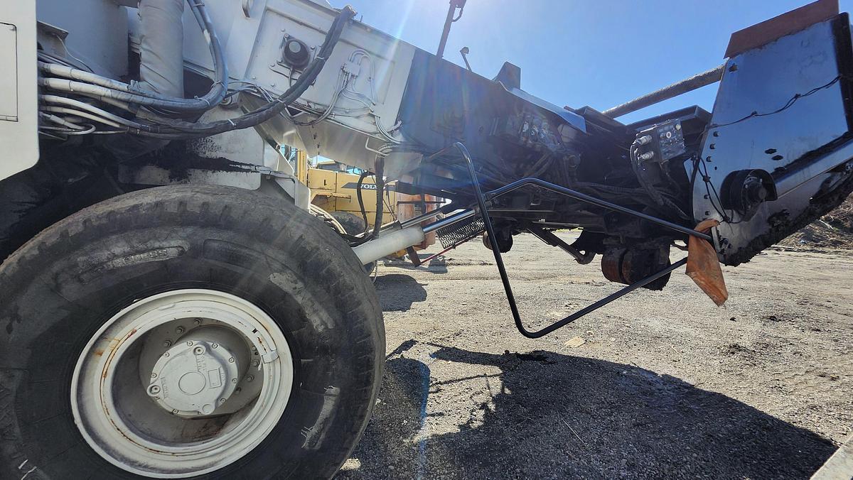 Used 2010 Roadtec SB2500D