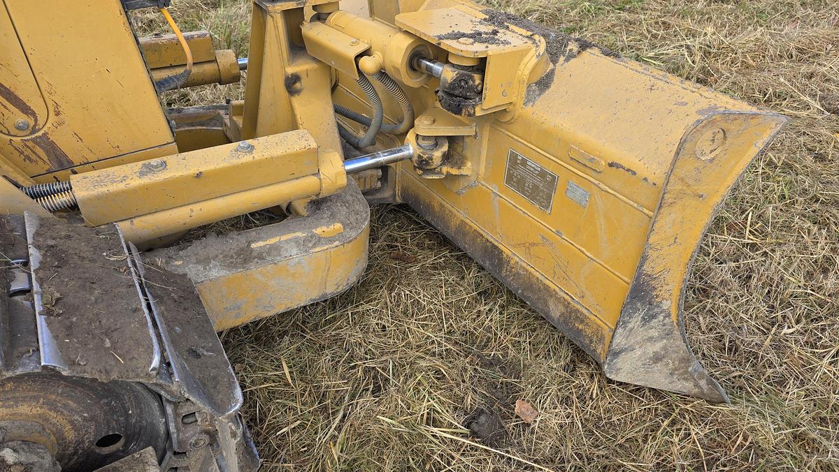 Used 2004 Caterpillar D3C XL