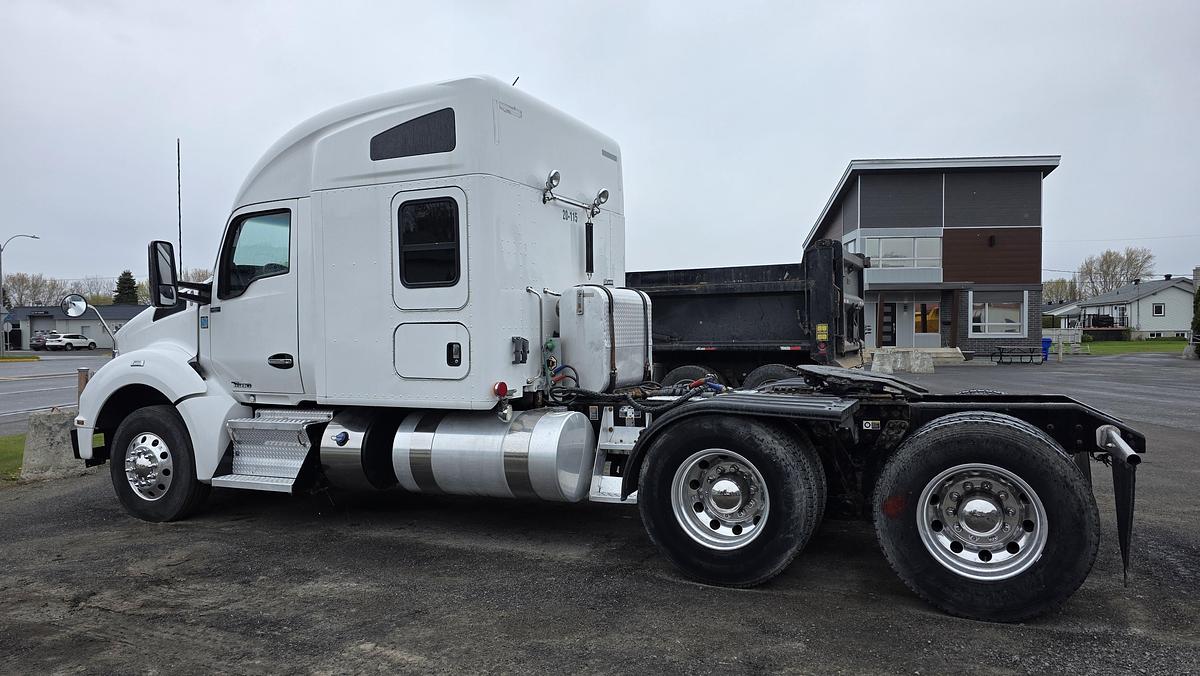 Used 2020 Kenworth T880