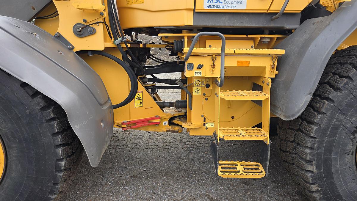 Used 2015 Volvo L90H