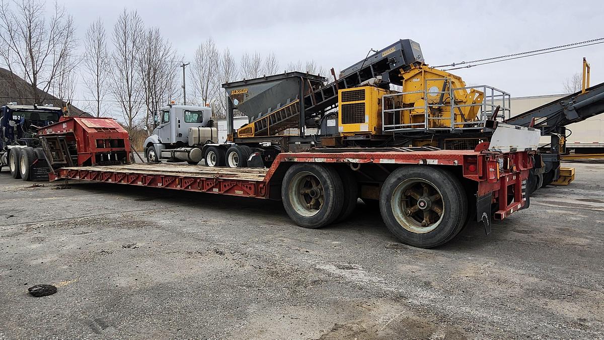 Used 1991 JC Trailers 2 axles / 24' x 102"