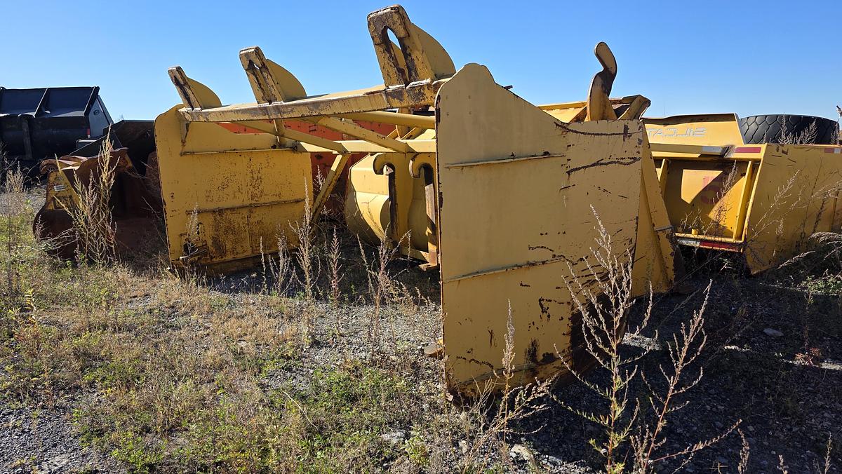 Used CAT 11 Feet Bucket With Snow Box