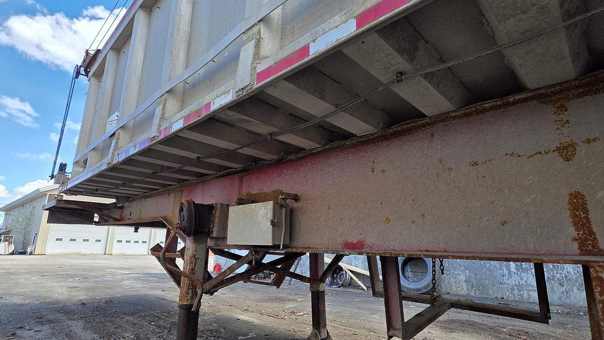 Used 1985 King 3 axles Dump