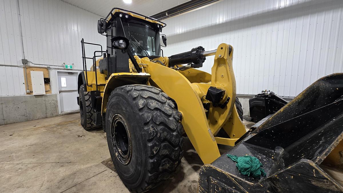 Used 2023 Caterpillar 966
