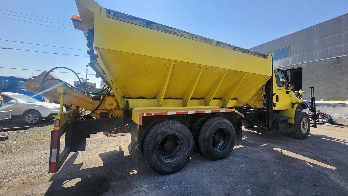 Used 2004 International 4400