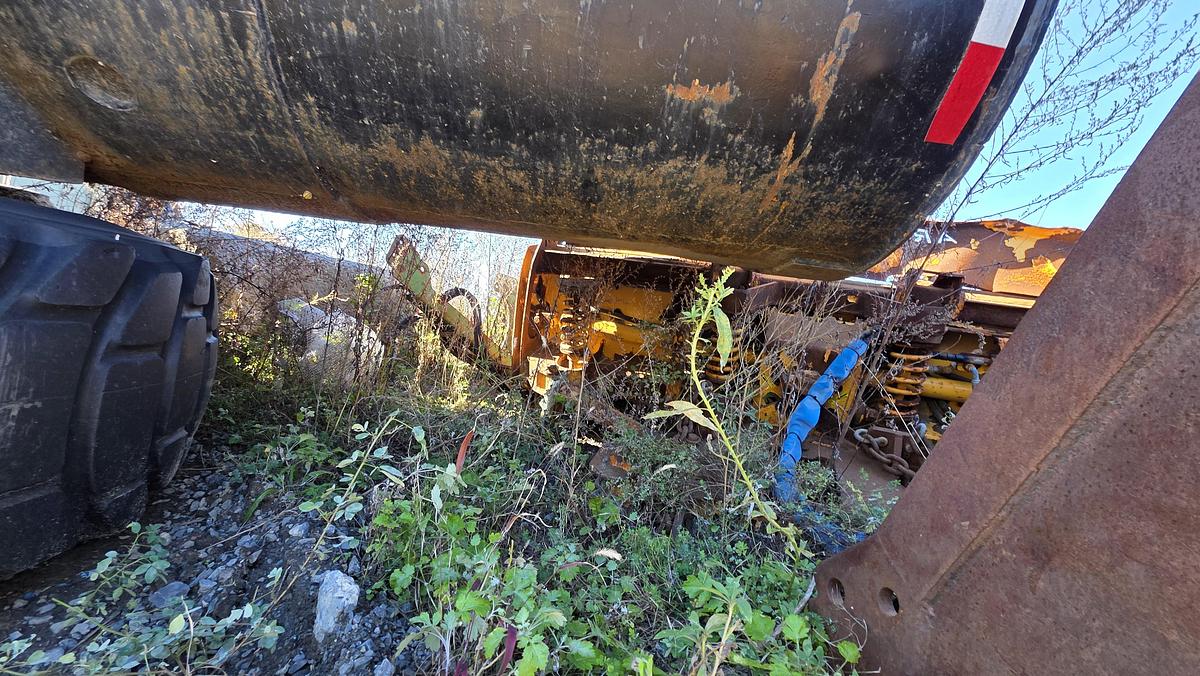 Used 132 inch Caterpillar Bucket