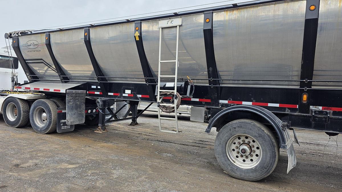 Used 2020 Trout River 4 axles Live Bottom