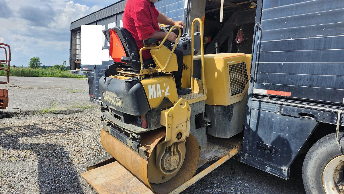 Used 2008 Caterpillar CB-224E