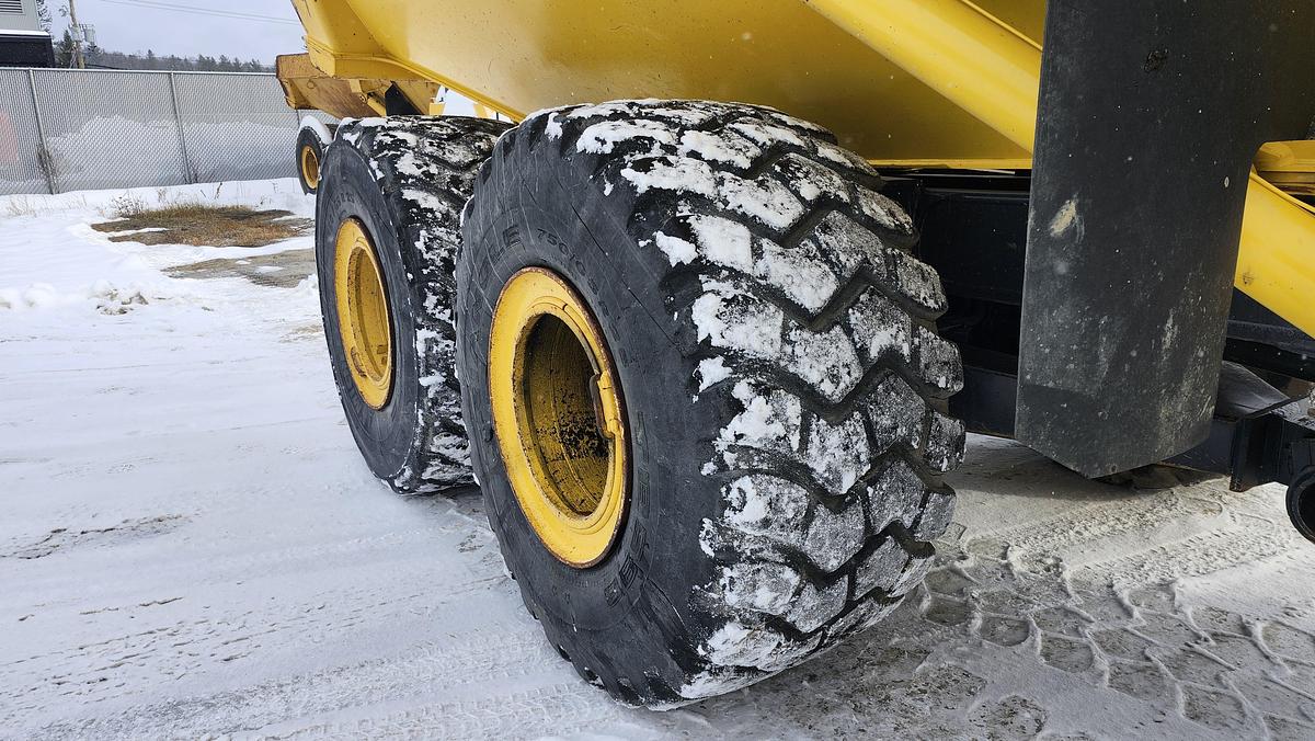 Used 2010 Komatsu HM300