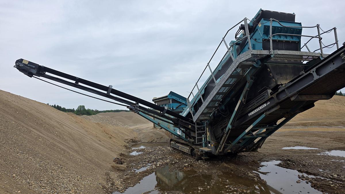 Used 2015 Powerscreen Chieftain 1700