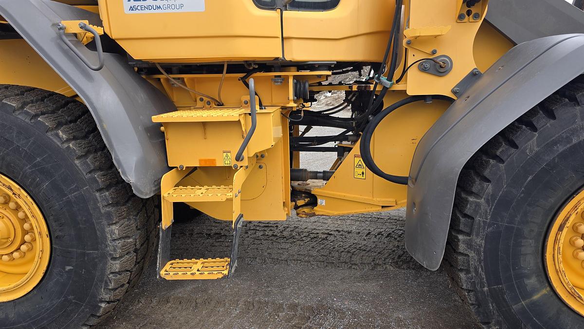 Used 2015 Volvo L90H