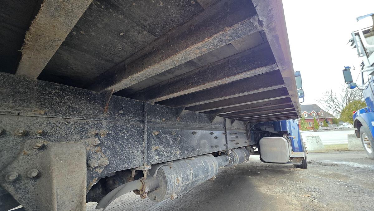 Used 2016 Freightliner Cube 22 feet