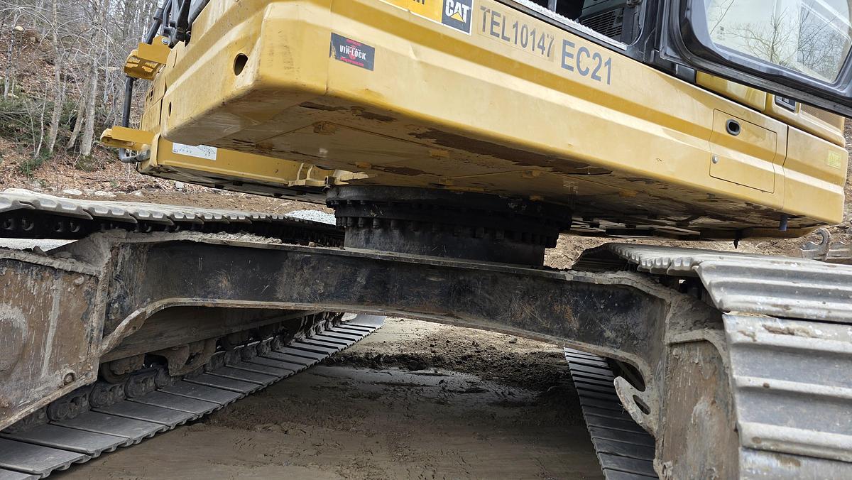 Used 2021 Caterpillar 325-07