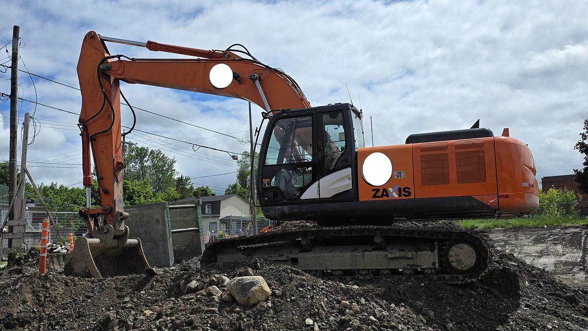 Used 2017 Hitachi ZX250