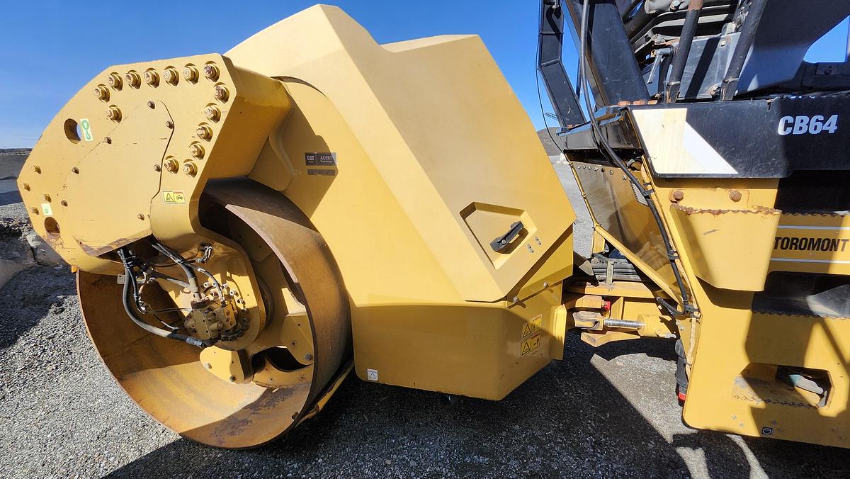 Used 2014 Caterpillar CB64