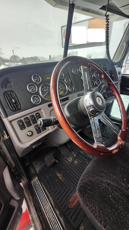 Used 2015 Peterbilt