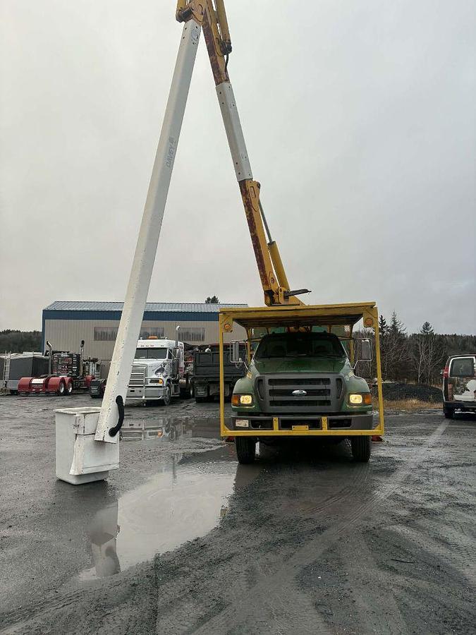 Used 2009 Ford F750 / Terex