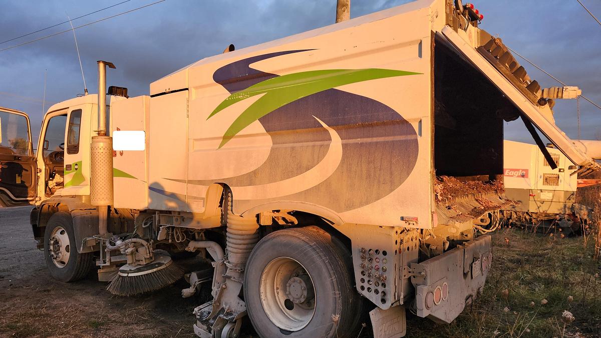 Used 2004 Elgin Whirlwind