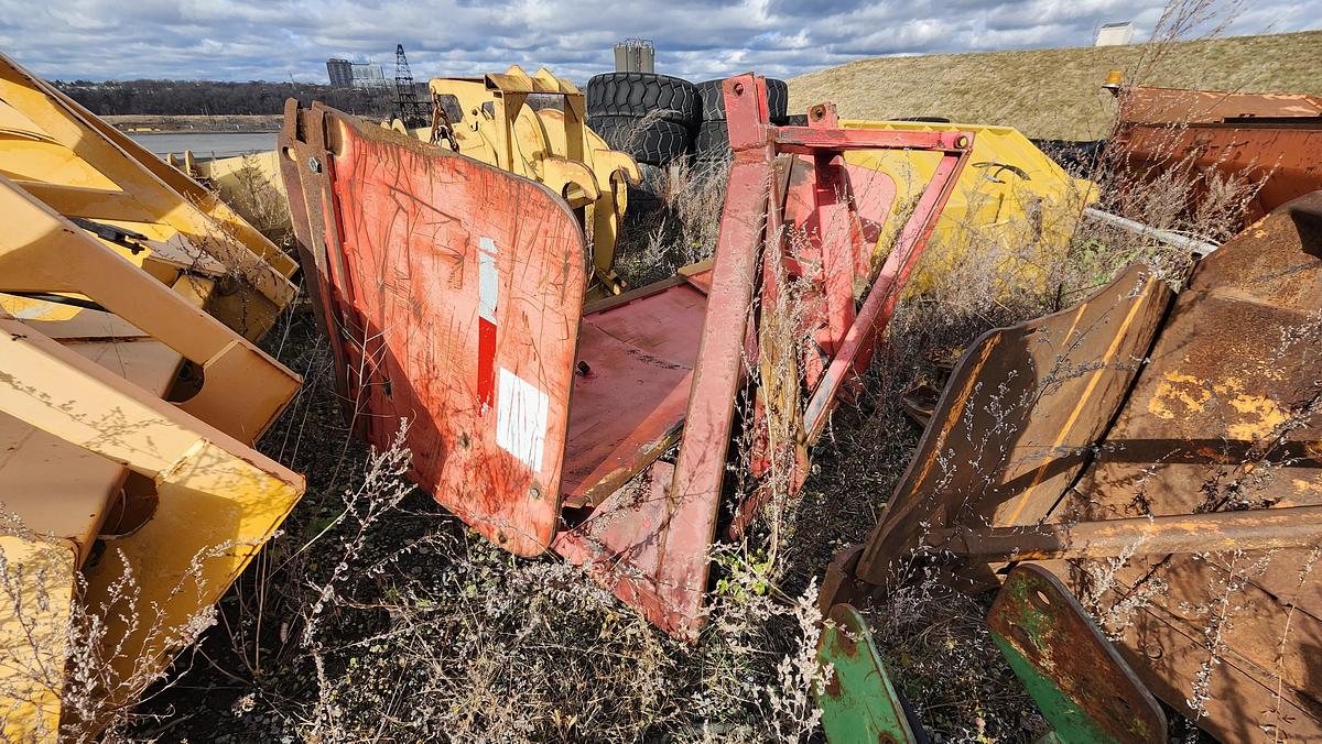 Used Extensible Snow Plow 9-15